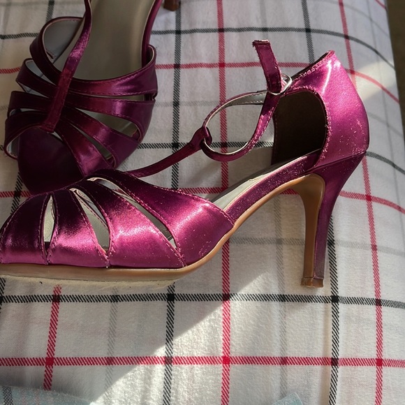 Size 9 White Satin but Dyed purple - Picture 5 of 6